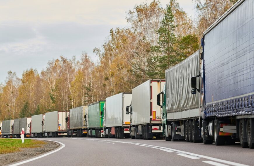 Litewskie tiry opuszczają Białoruś. Ogromne straty firm transportowych.