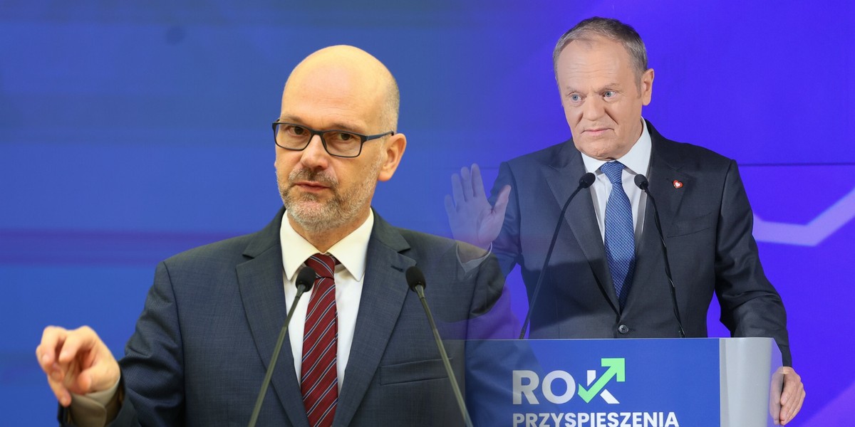 Minister Maciej Berek (z przodu) i premier Donald Tusk