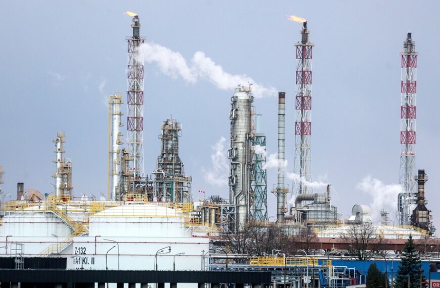 Klauzula siły wyższej i zmiana okoliczności. Wpływ wojny&hellip;