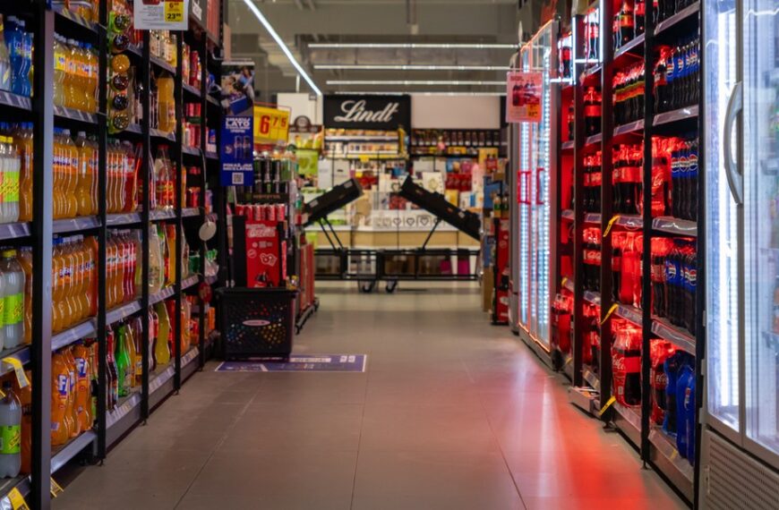 Niedziela 1 marca – otwarcie sklepów? Zobacz harmonogram na ten rok.