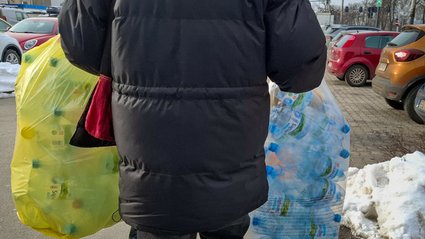 Kolejki do butelkomatów. "Hurtownicy" blokują system i irytują mieszkańców