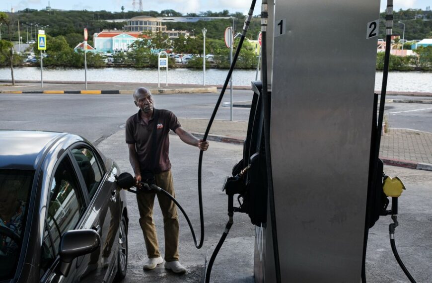 Amerykańskie stacje benzynowe z nowymi, najwyższymi cenami. Konflikt bliskowschodni uderza w portfele obywateli USA.