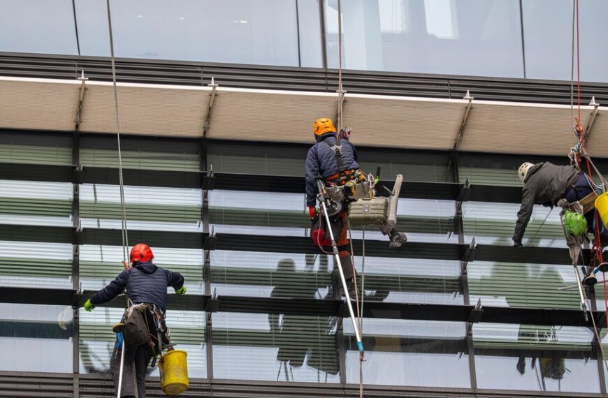 Firmy notują spore wzrosty zarobków. Poprawa wyników widoczna nawet w sektorze wydobywczym.