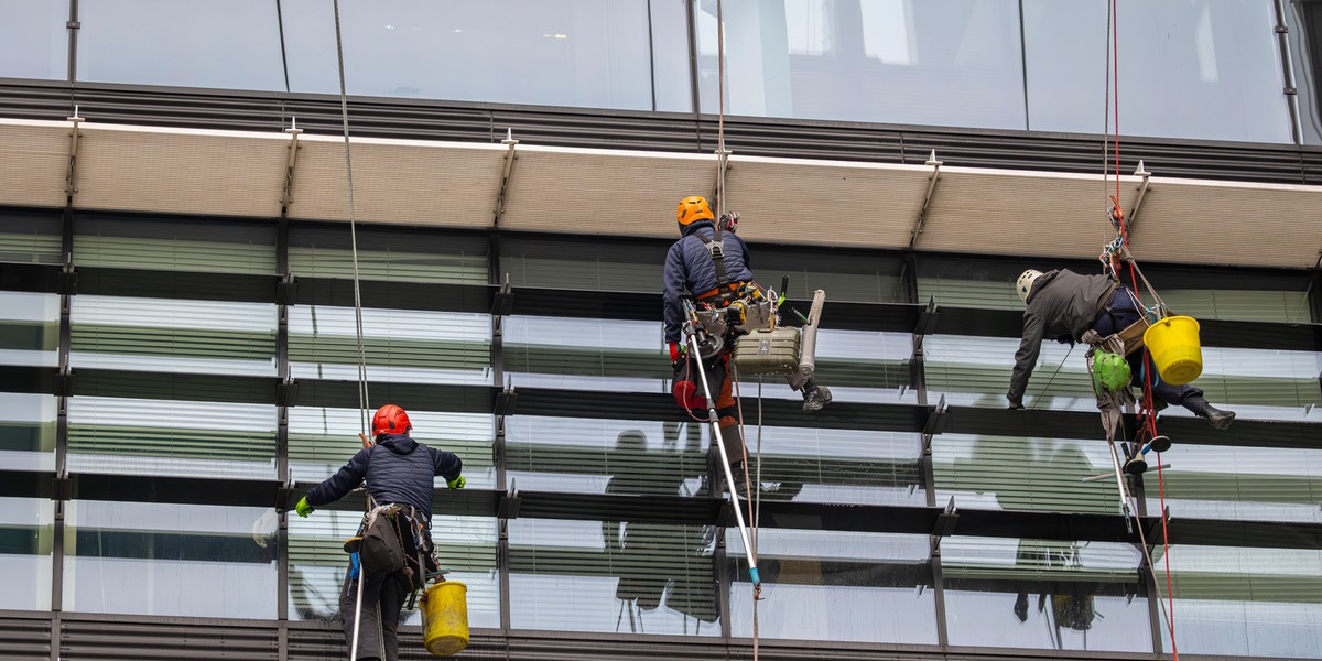 Firmy notują spore wzrosty zarobków. Poprawa wyników widoczna nawet w sektorze wydobywczym.