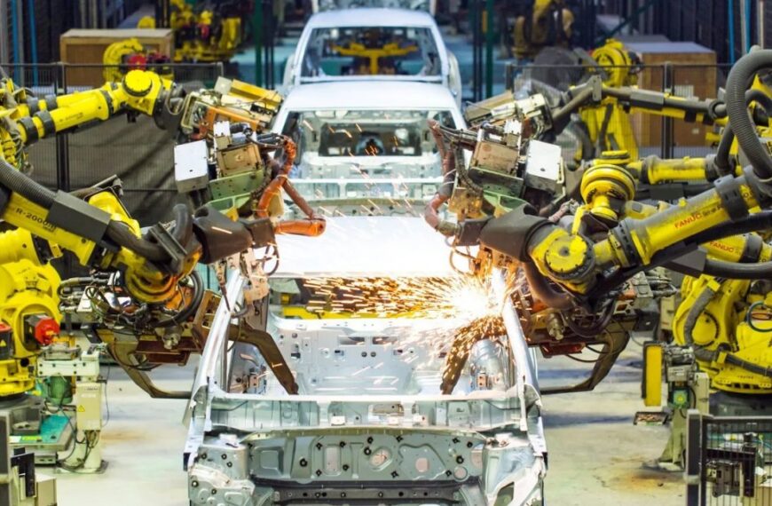 Po dronach dla Ukrainy Renault wspólnie z Johnem&hellip;