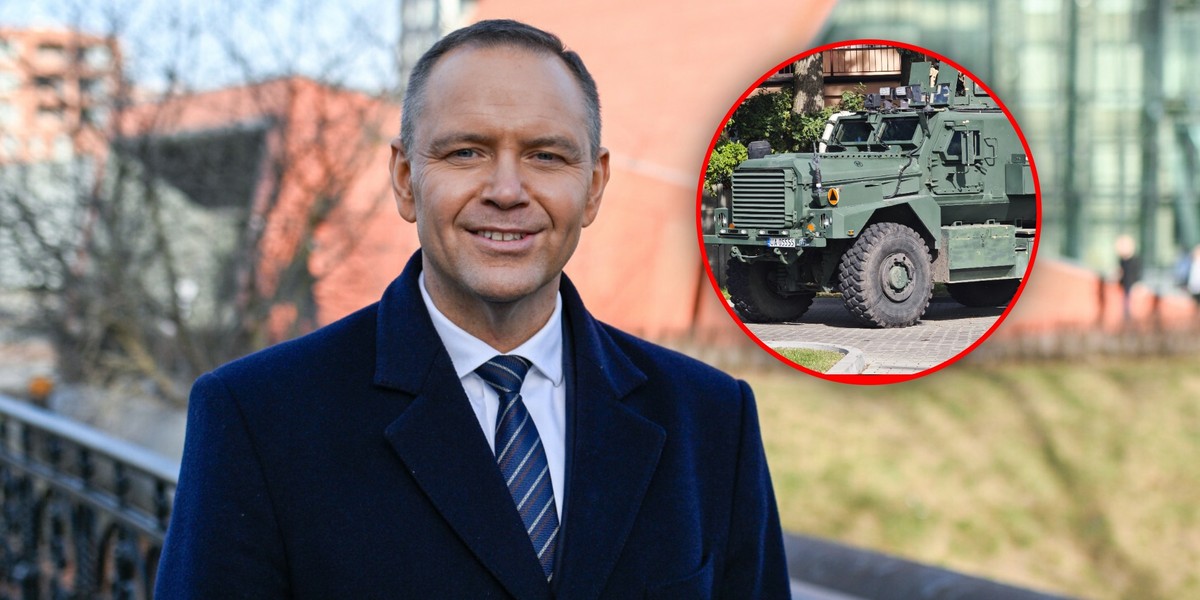 Karol Nawrocki i wóz opancerzony polskiej armii