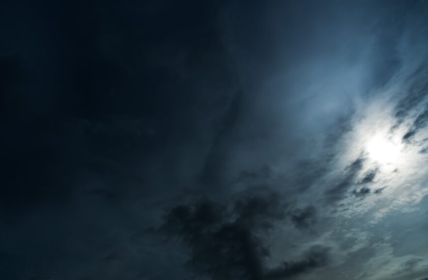 Huśtawka temperatur: w dzień ciepło, nocą przymrozki. Konrad przynosi ekstremalne zmiany pogodowe.