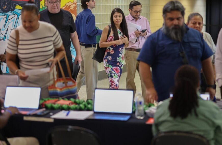 Amerykańskie zwolnienia i rosnące bezrobocie. Jaka przyszłość czeka gospodarkę?