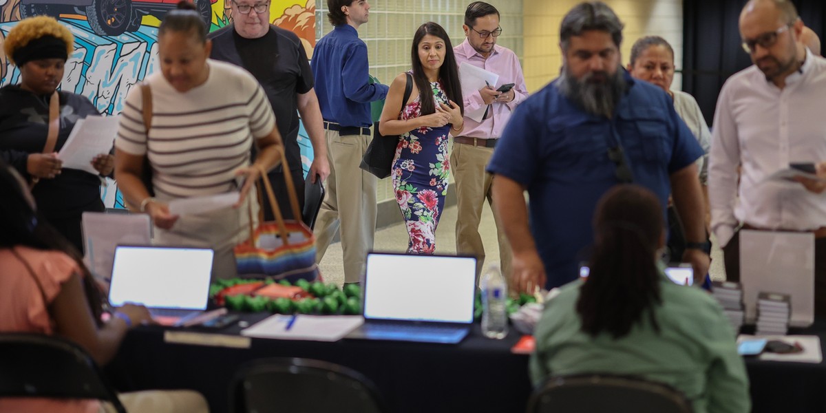 Amerykańskie zwolnienia i rosnące bezrobocie. Jaka przyszłość czeka gospodarkę?
