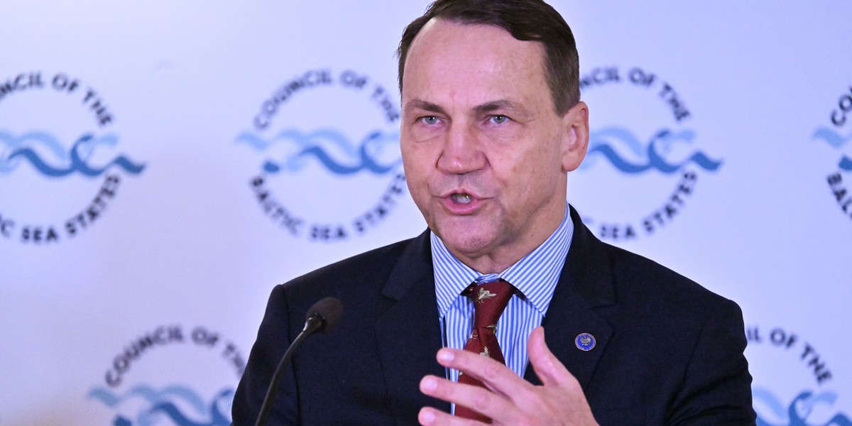 Sikorski komentuje “zerowy polski SAFE”. “Domysły”