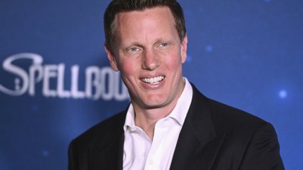 Syn miliardera wygrał batalię o właściciela TVN. Kim jest? 