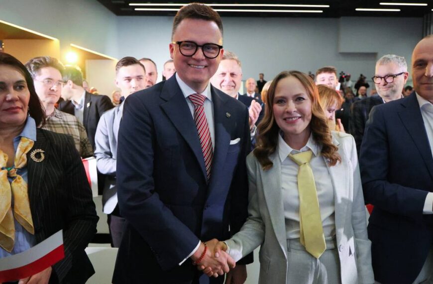 Polska 2050 Szymona Hołowni przechodzi transformację. Ujawniono świeżą etykietę.