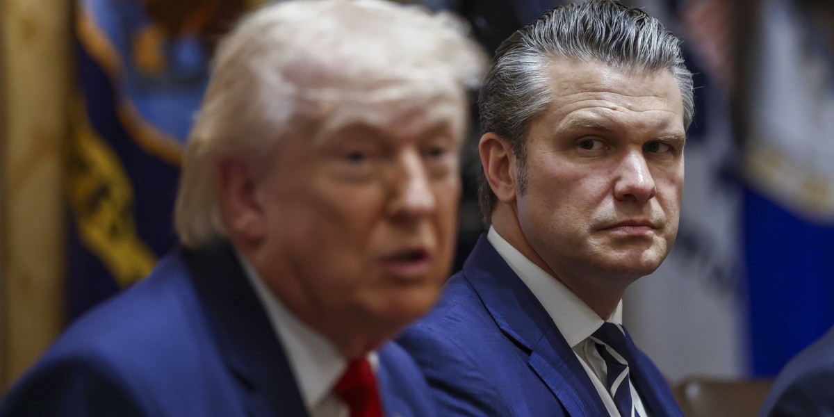 Donald Trump i sekretarz obrony USA Pete Hegseth