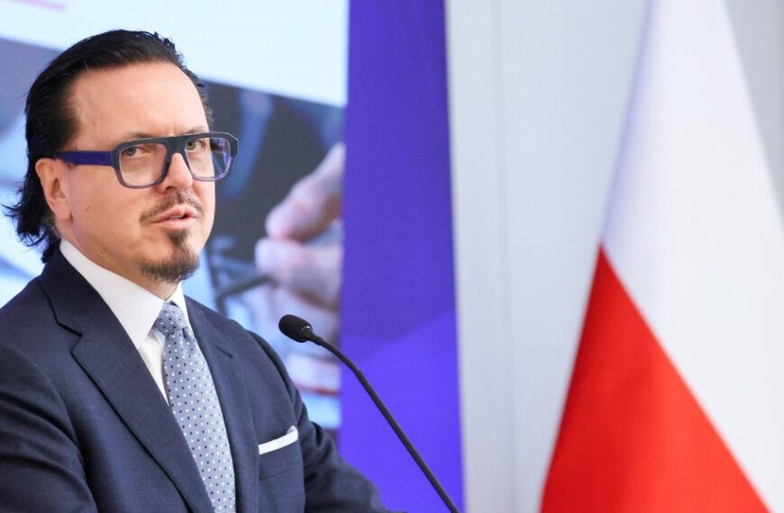 Miejscowe treści i nowa koncepcja. Resort wstrzymuje się z podaniem szczegółów.