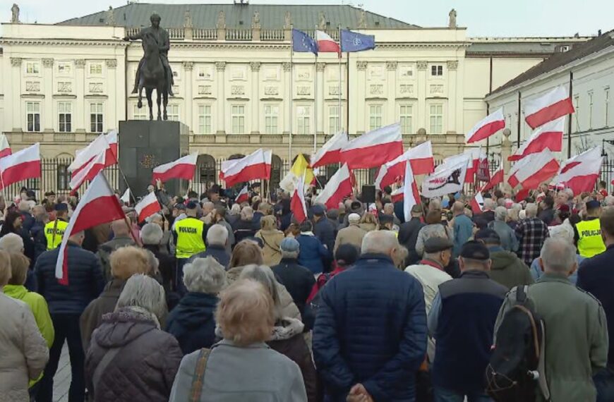 Poważne zdarzenie przed siedzibą Prezydenta. Interwencja policji.