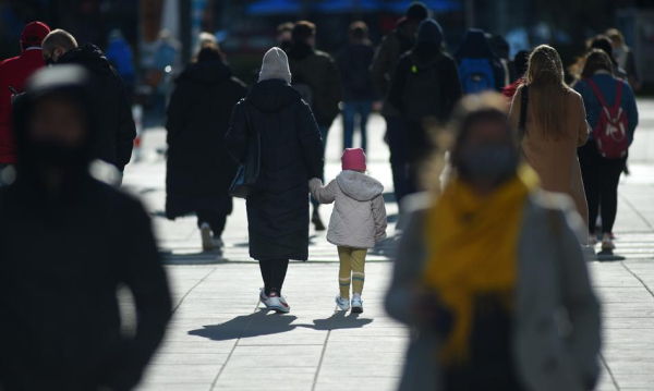 Czy era “idealnych mam” z Instagrama dobiega końca? Ostre komentarze Emilewicz na temat polskich matek.