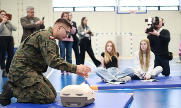 Armia wkracza do polskich placówek oświatowych. Rekrutacja do kolejnej odsłony inicjatywy rozpoczęta.