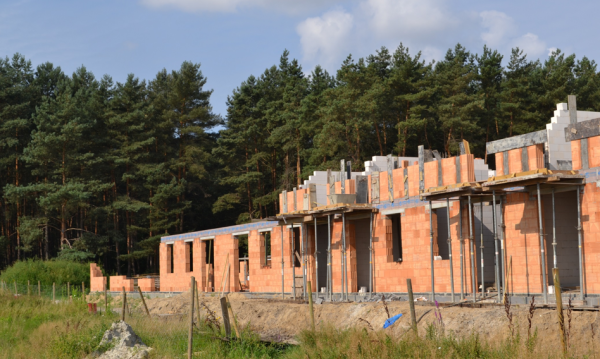 Deweloperzy w potrzasku? Era mikrokawalerek dobiega końca?