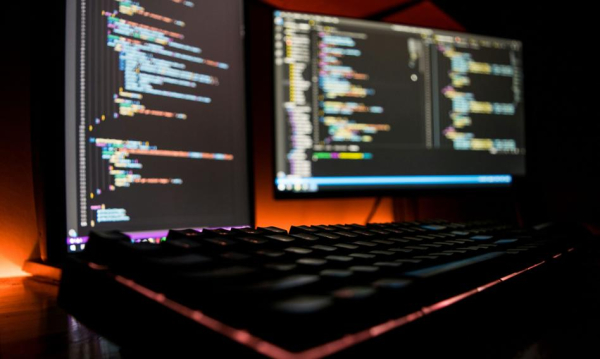 Branża IT w Polsce pod presją opóźnień w płatnościach. Niezapłacone faktury wzrosły o 56 milionów złotych.