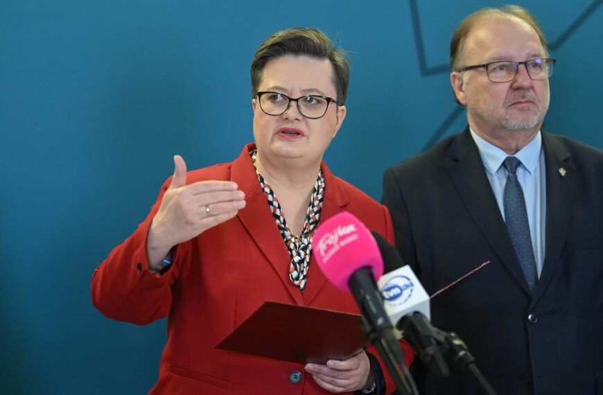 AI wchodzi do edukacji. Ministerstwo pełne entuzjazmu