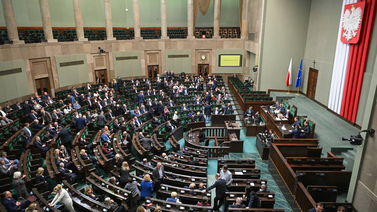 Widok na salę plenarną Sejmu RP z posiedzenia.