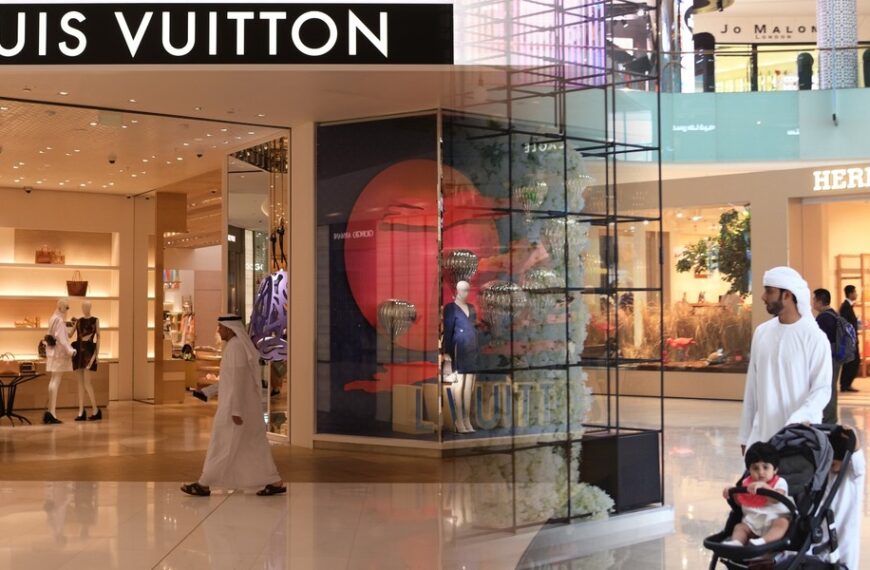 Dubaj nadzieją dla luksusowych marek. Konflikt irański wstrząsnął rynkiem.