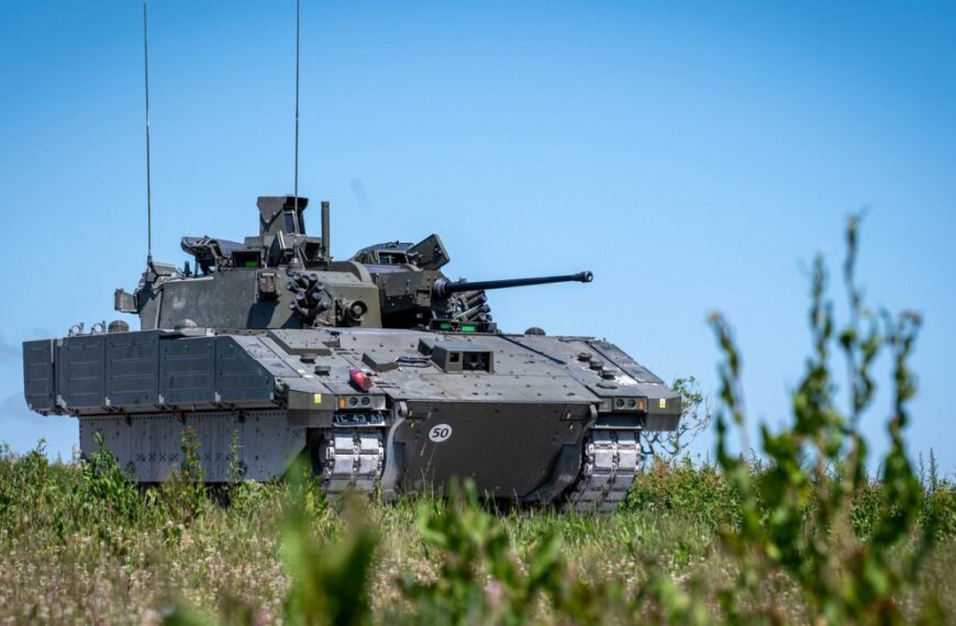 Armia brytyjska wznawia przyjmowanie na uzbrojenie skandalicznych bojowych&hellip;