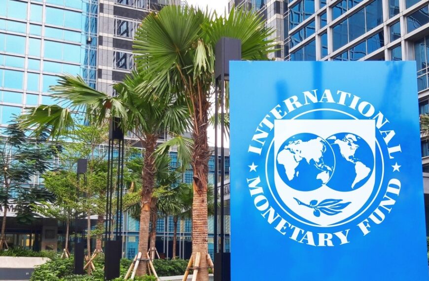 Poland slips from world’s top 20 economies. Forecast revised.