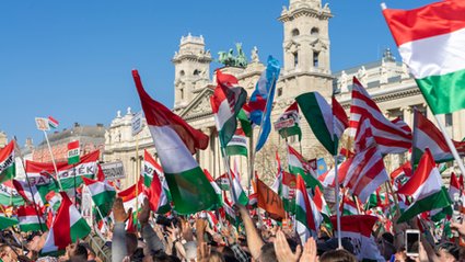 "Boom" przed wyborami. Węgierskie media o wyprzedaży majątku