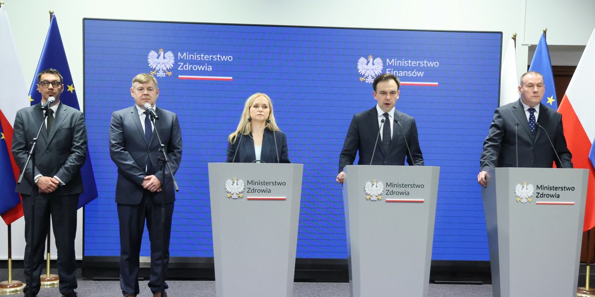 Briefing prasowy minister zdrowia Jolanty Sobieranskiej-Grendy oraz ministra finansów Andrzeja Domańskiego