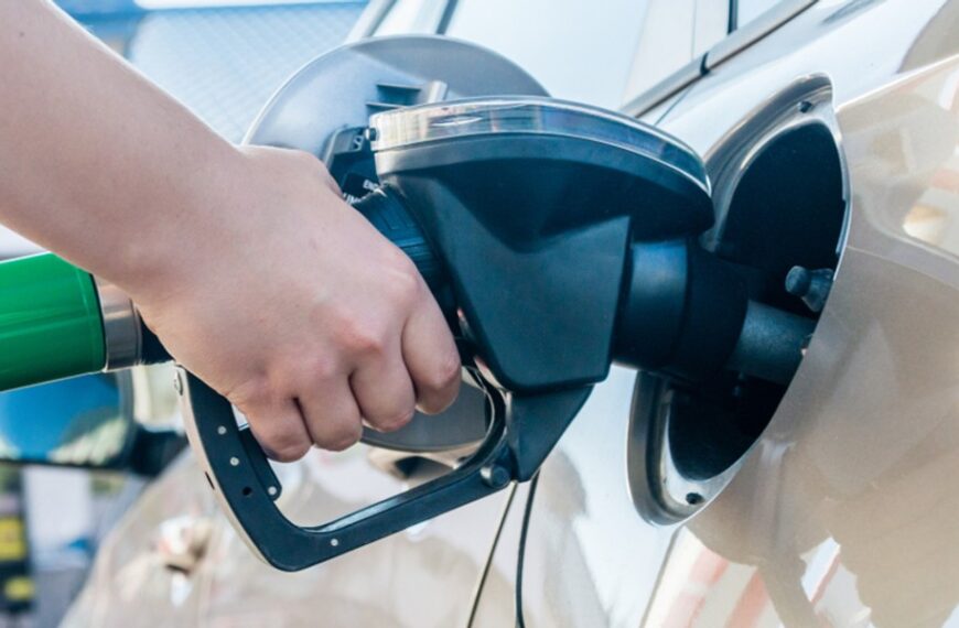 Co dalej z tarczą paliwową? Stanowisko ministra Motyki.