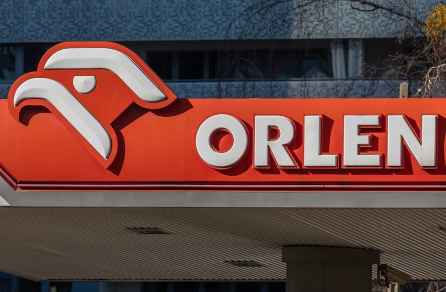 Orlen odpowiada na drożejącą ropę. Tankowanie będzie kosztowniejsze.