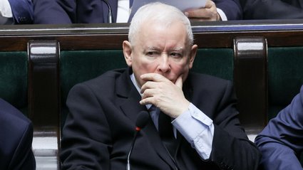 Były asystent prezesa PiS sporo zarobił w państwowej spółce. Dowodów na pracę brakuje