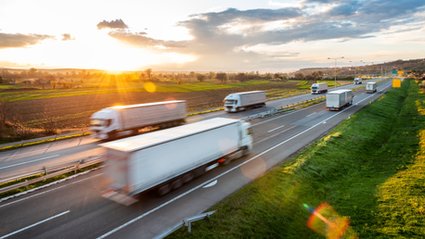 Kryzys w polskim transporcie pogłębia się. Przewoźnicy tną floty i akceptują straty