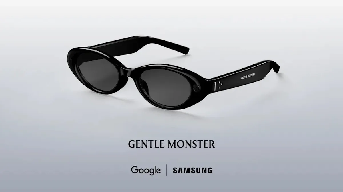 Na zdjęciu widać inteligentne okulary opracowane przez Google i Samsunga we współpracy z marką Gentle Monster. Urządzenie łączy modowy design z funkcjami AI, takimi jak tłumaczenia, nawigacja i obsługa głosowa Gemini.