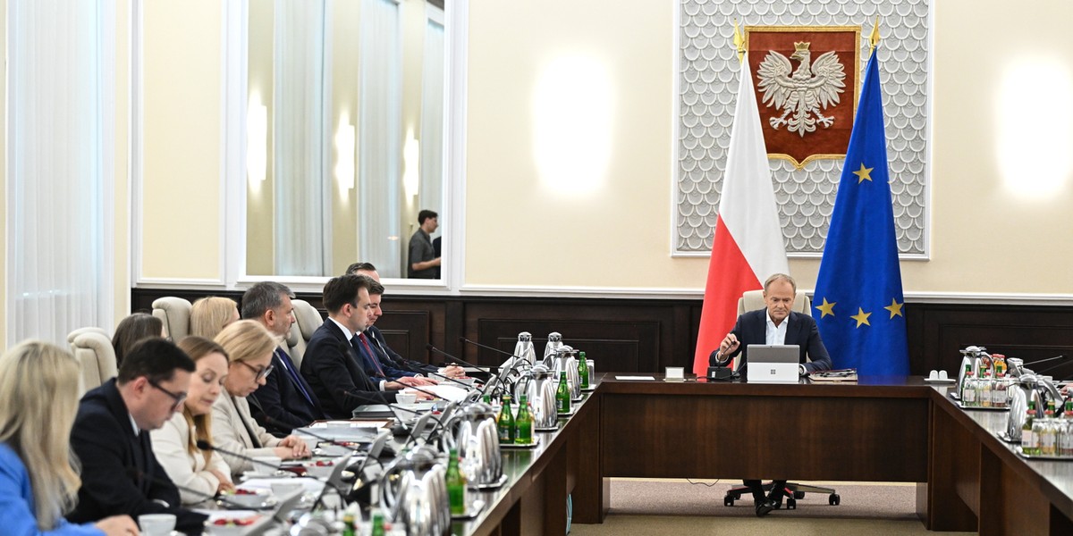 Rząd Donalda Tuska postawił na swoim - mimo weta prezydenta 8 maja nastąpi podpisanie umów w sprawie udziału Polski w programie SAFE