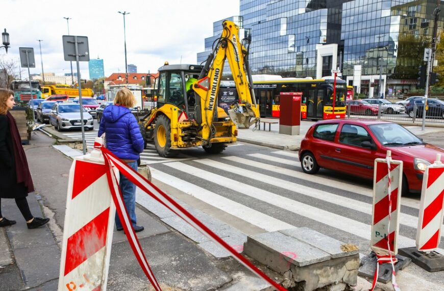 Wzrost gospodarczy w Polsce pod obserwacją. Eksperci prognozują wyhamowanie.