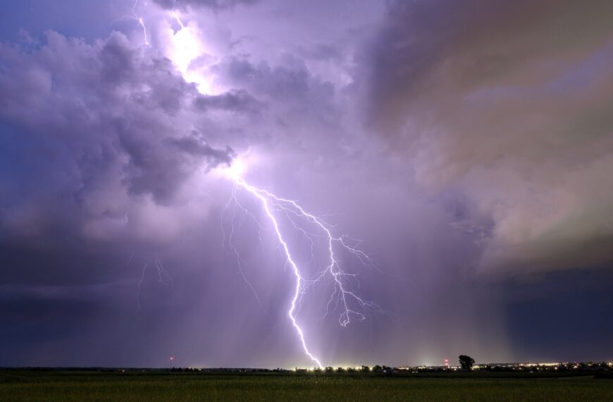 Pogodowy raport: Kraj nawiedzą nawałnice. Świeże alerty od meteorologów