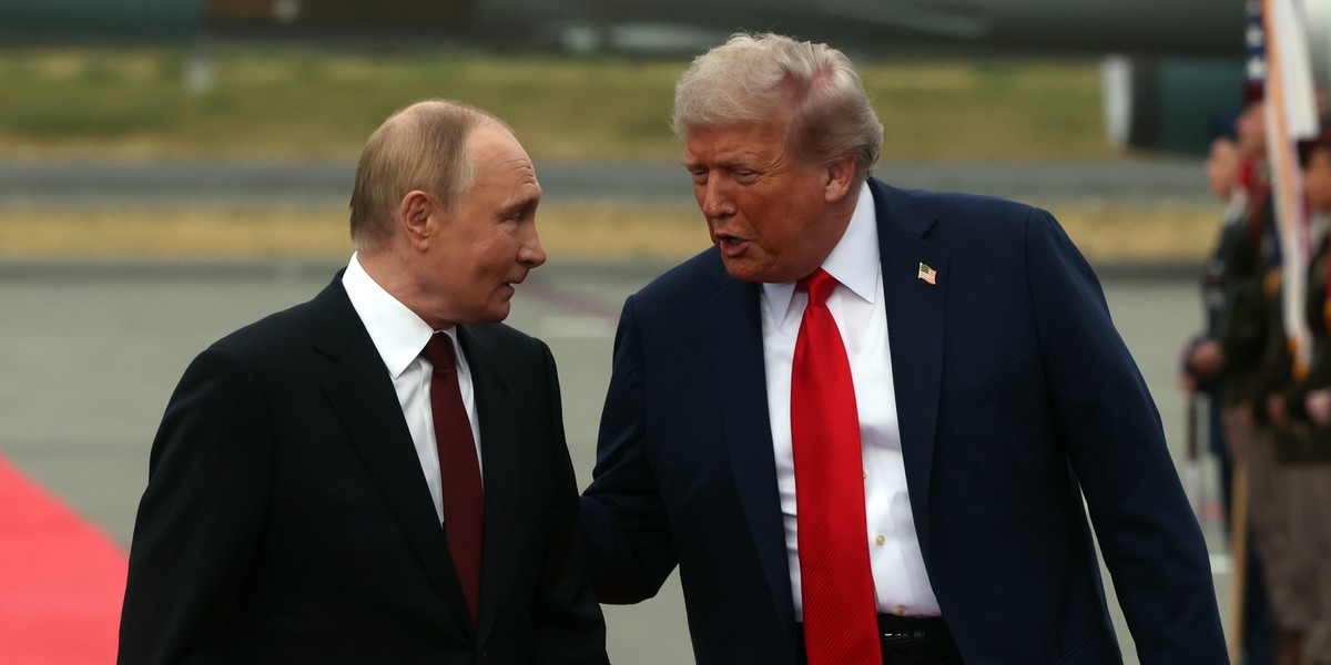 Władimir Putin i Donald Trump podczas spotkania na Alasce w sierpniu 2025 r.