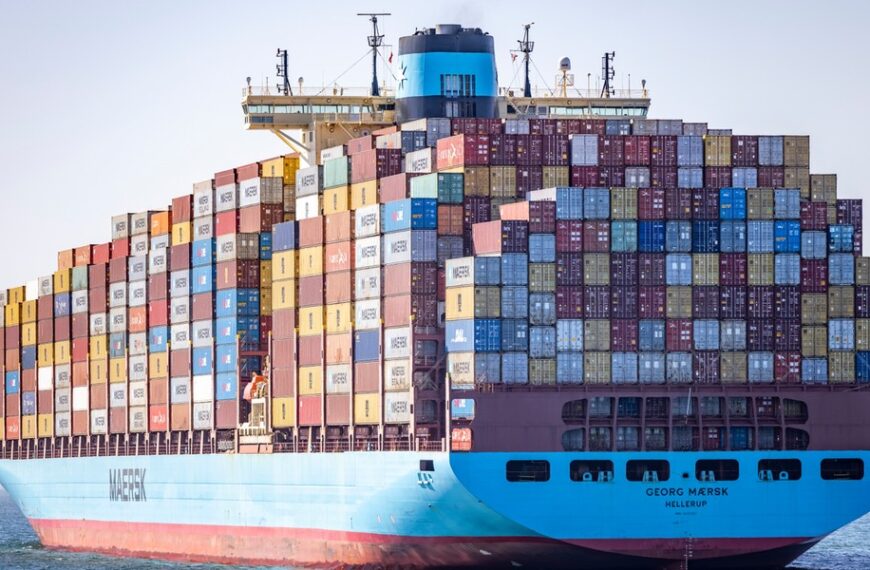 66 jednostek Maersk zablokowanych w cieśninie Ormuz. Firma oszacowuje straty.