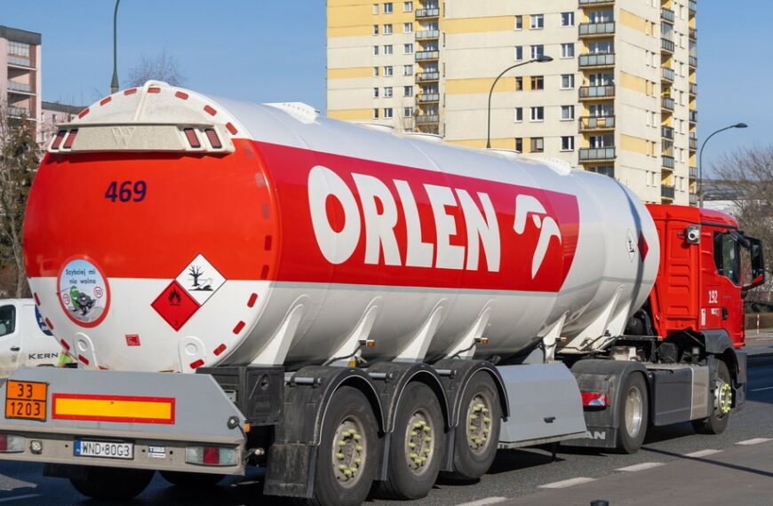 Ekstra danina od paliwowych profitów. Polska bardziej radykalna&hellip;