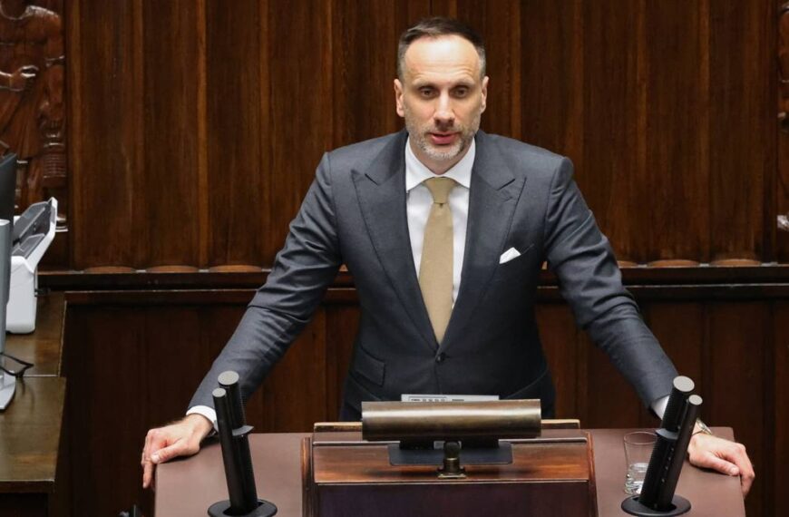 Janusz Kowalski opuścił szeregi PiS. “Zrezygnowałem”
