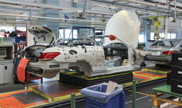 Niemiecki sektor samochodowy zredukuje 225 tys. etatów.