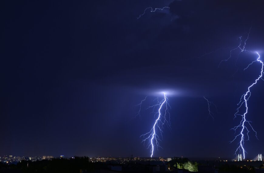 Instytut Meteorologii i Gospodarki Wodnej wysyła ostrzeżenie przed burzami w jedenastu regionach&hellip;