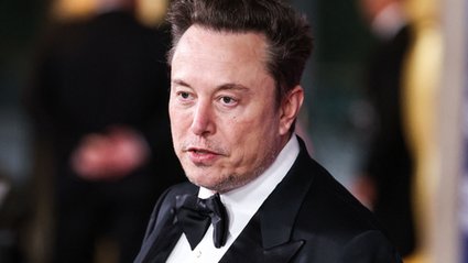 Elon Musk is no longer a billionaire