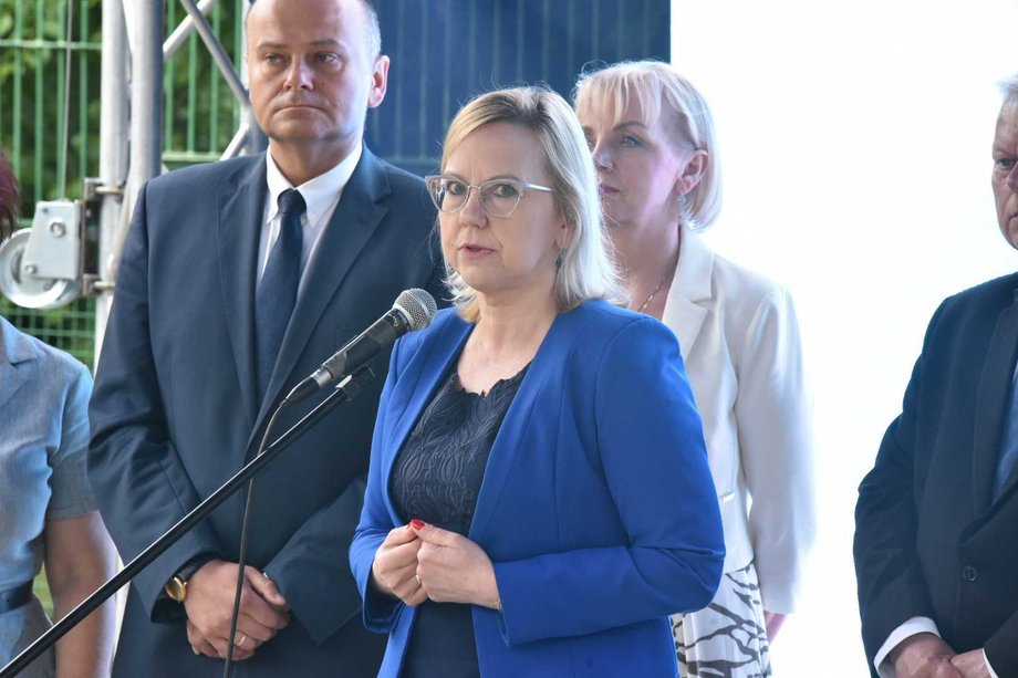 2 lipca 2022. Minister Anna Moskwa podczas wystąpienia na konferencji prasowej Czyste Powietrze.