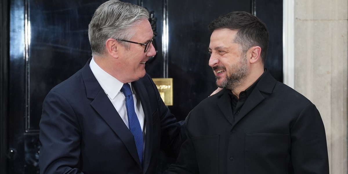 Premier Wielkiej Brytanii Keir Starmer i prezydent Ukrainy Wołodymyr Zełenski podczas spotkania w Londynie