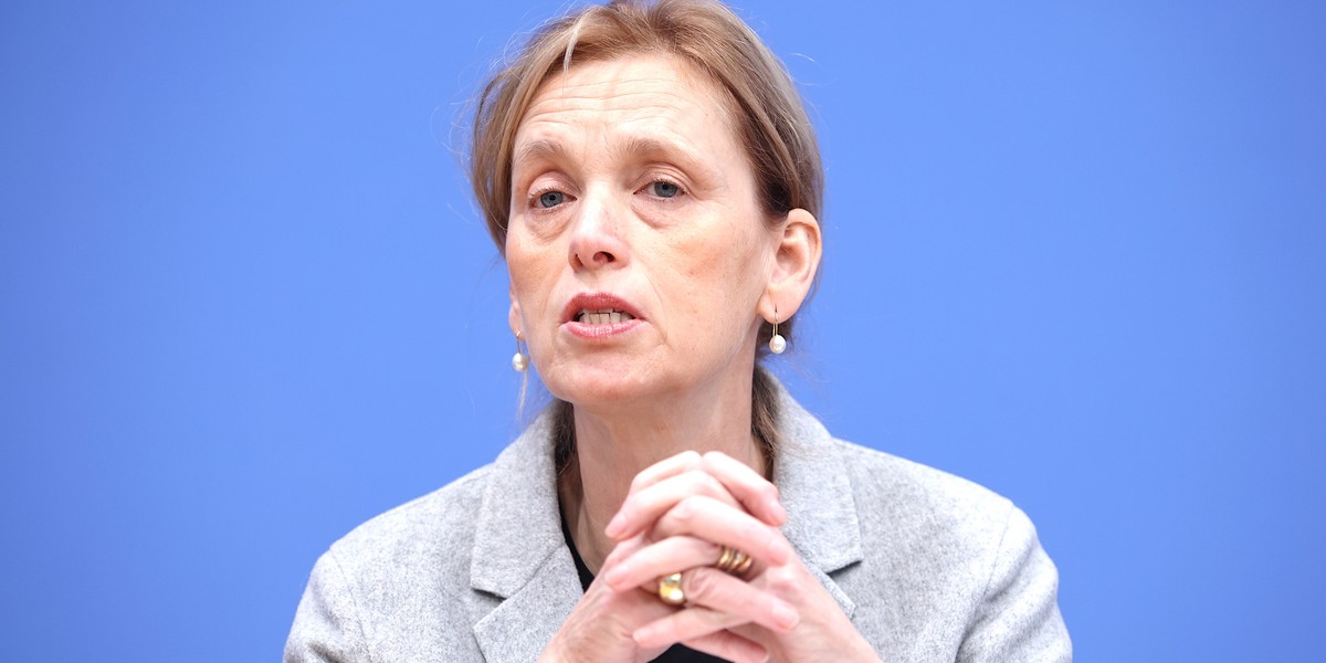 Niemiecka minister Karin Prien uważa, że ​​unijna dyrektywa w sprawie przejrzystości wynagrodzeń jest zbyt biurokratyczna