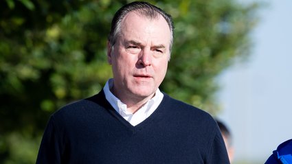 W wieku 22 lat zarobił pierwszy milion. Karierę zaczynał od "czyszczenia kości"
