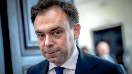 Minister finansów krytykuje prezydenta. "Stanął po stronie dziwnych interesów"